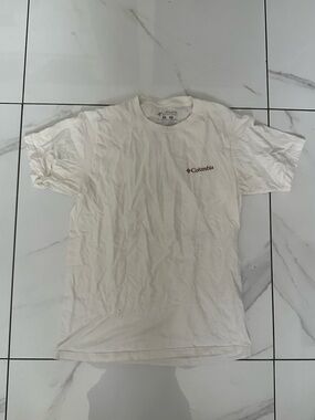 Columbia Men's Off-White Short Sleeve Tee with Chest Logo